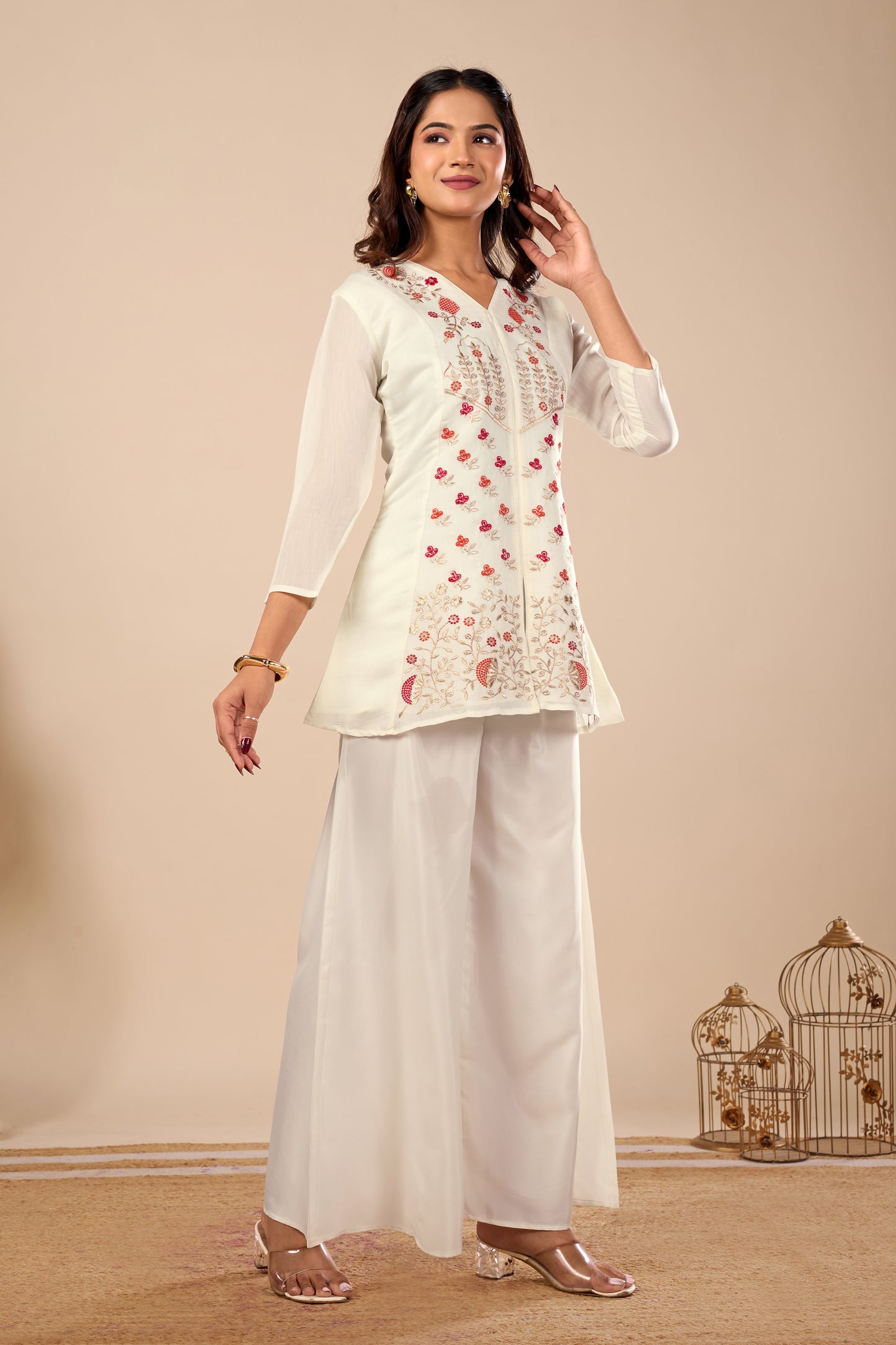 Kusum White Floral Embroidered Mul-Chanderi co-ord set