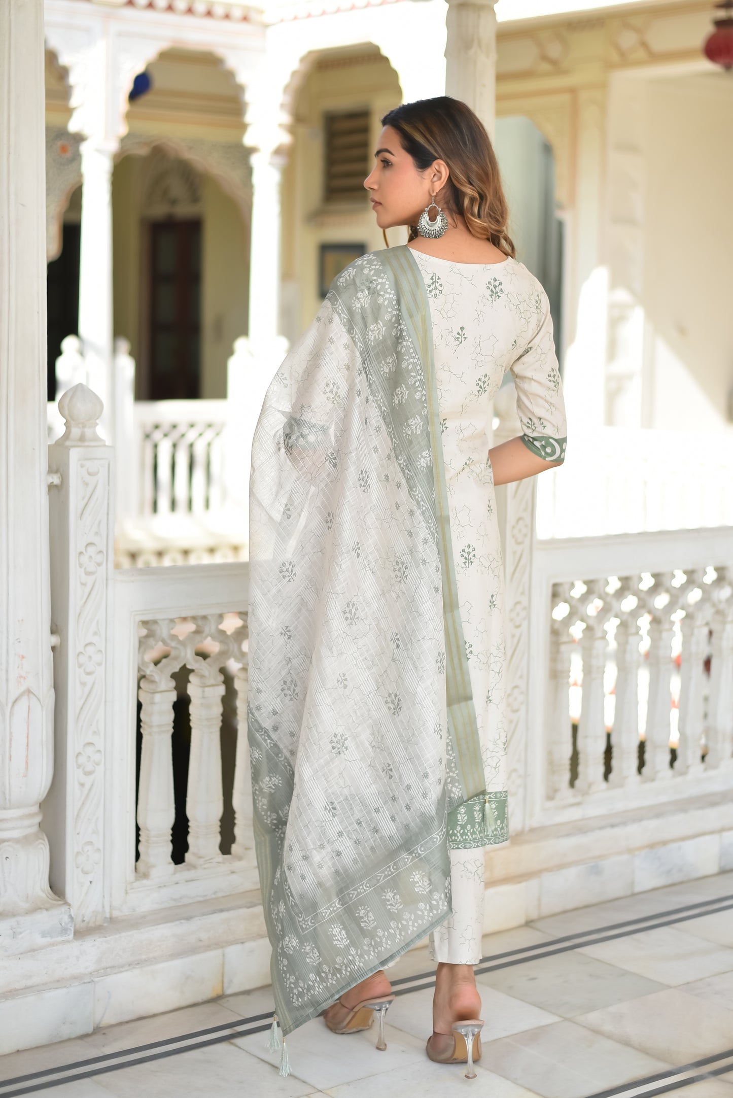 Aarunya Floral Cotton Kurta Set with Dupatta - Decize Clothing