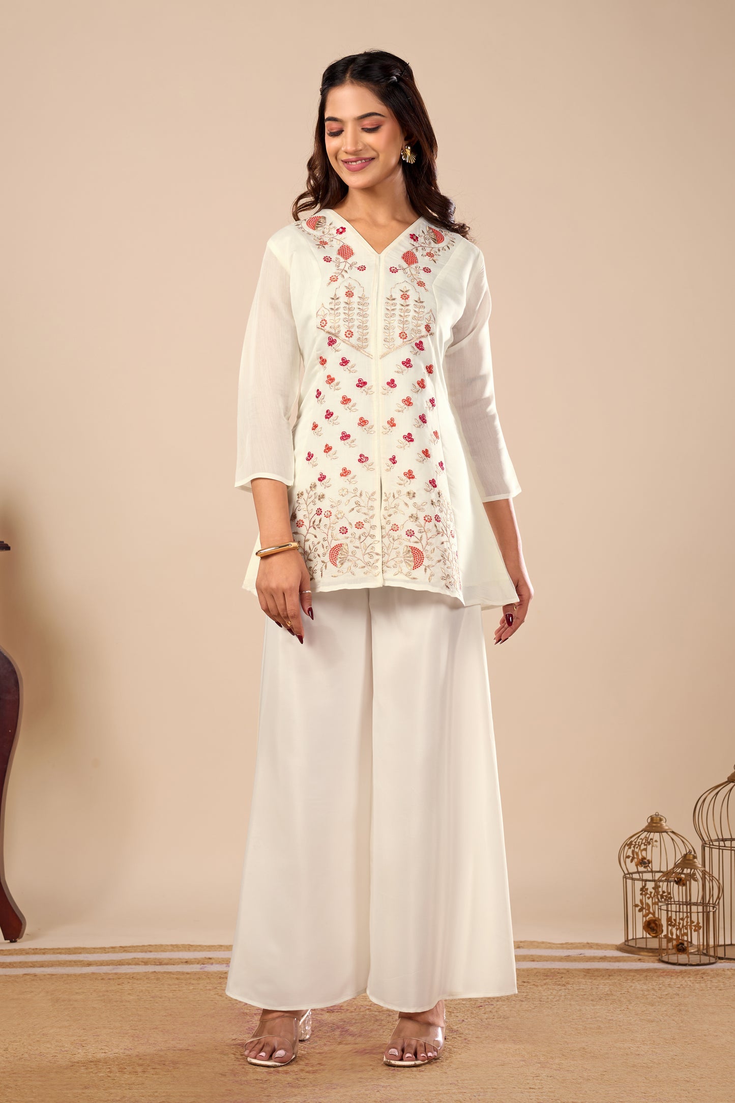 Kusum White Floral Embroidered Mul-Chanderi co-ord set