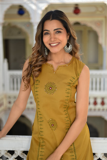TWILLTOUCH FLORAL EMBROIDERED KURTA SET