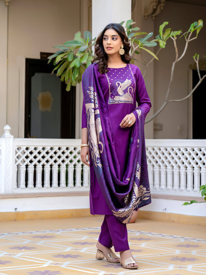 Avira Luxe Embroidered Silk Blend Kurta Set