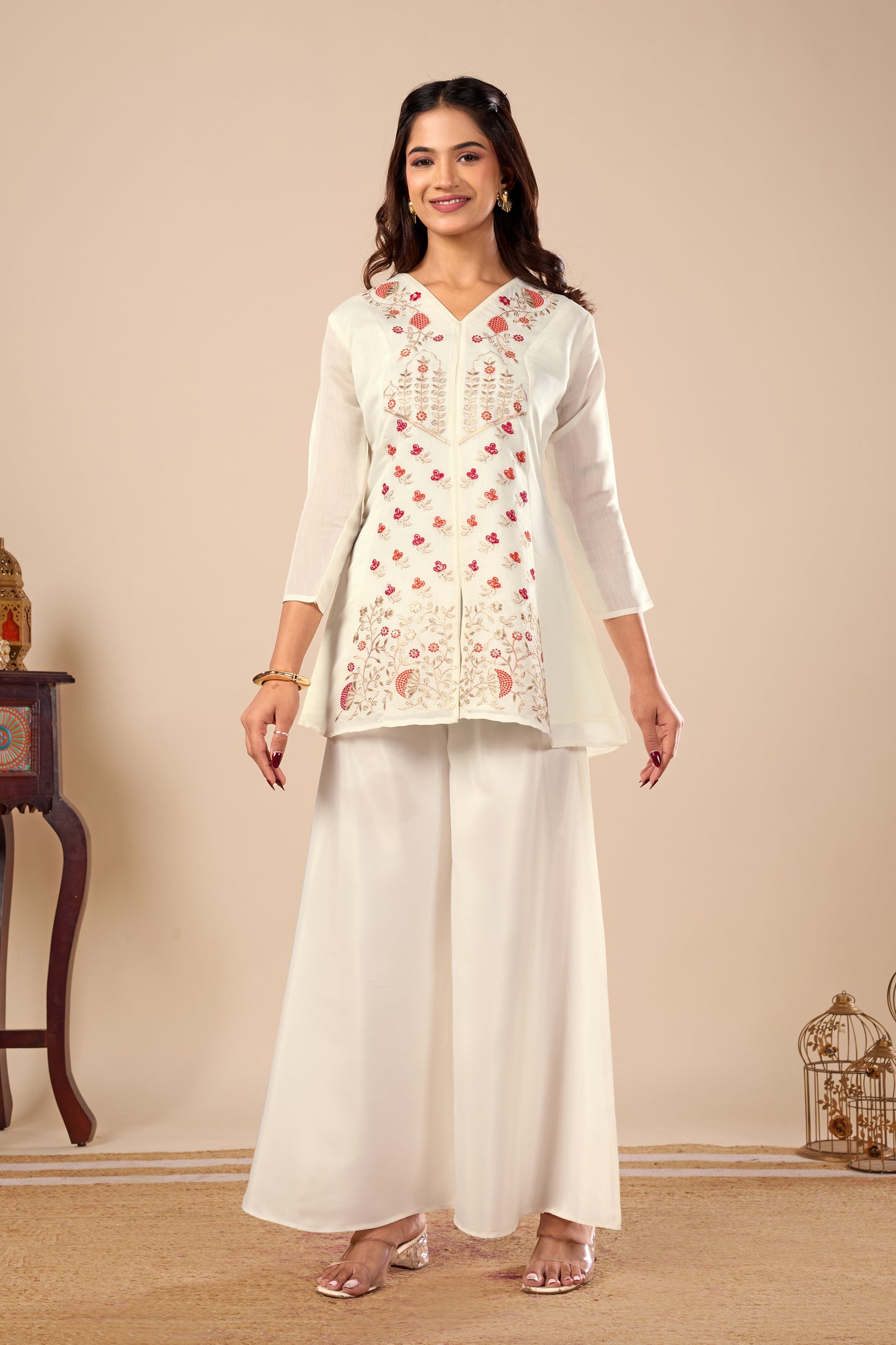Kusum White Floral Embroidered Mul-Chanderi co-ord set