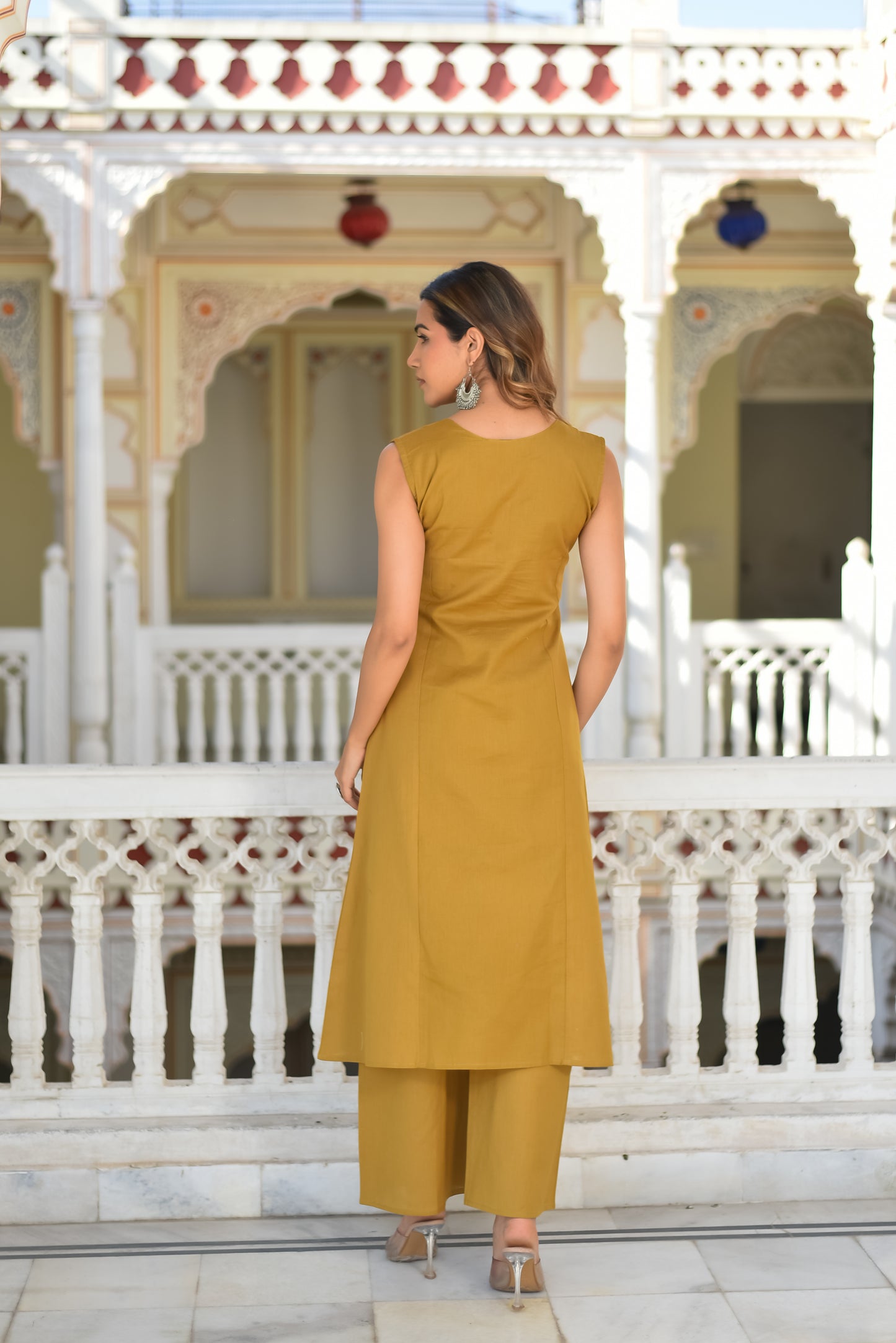 TWILLTOUCH FLORAL EMBROIDERED KURTA SET