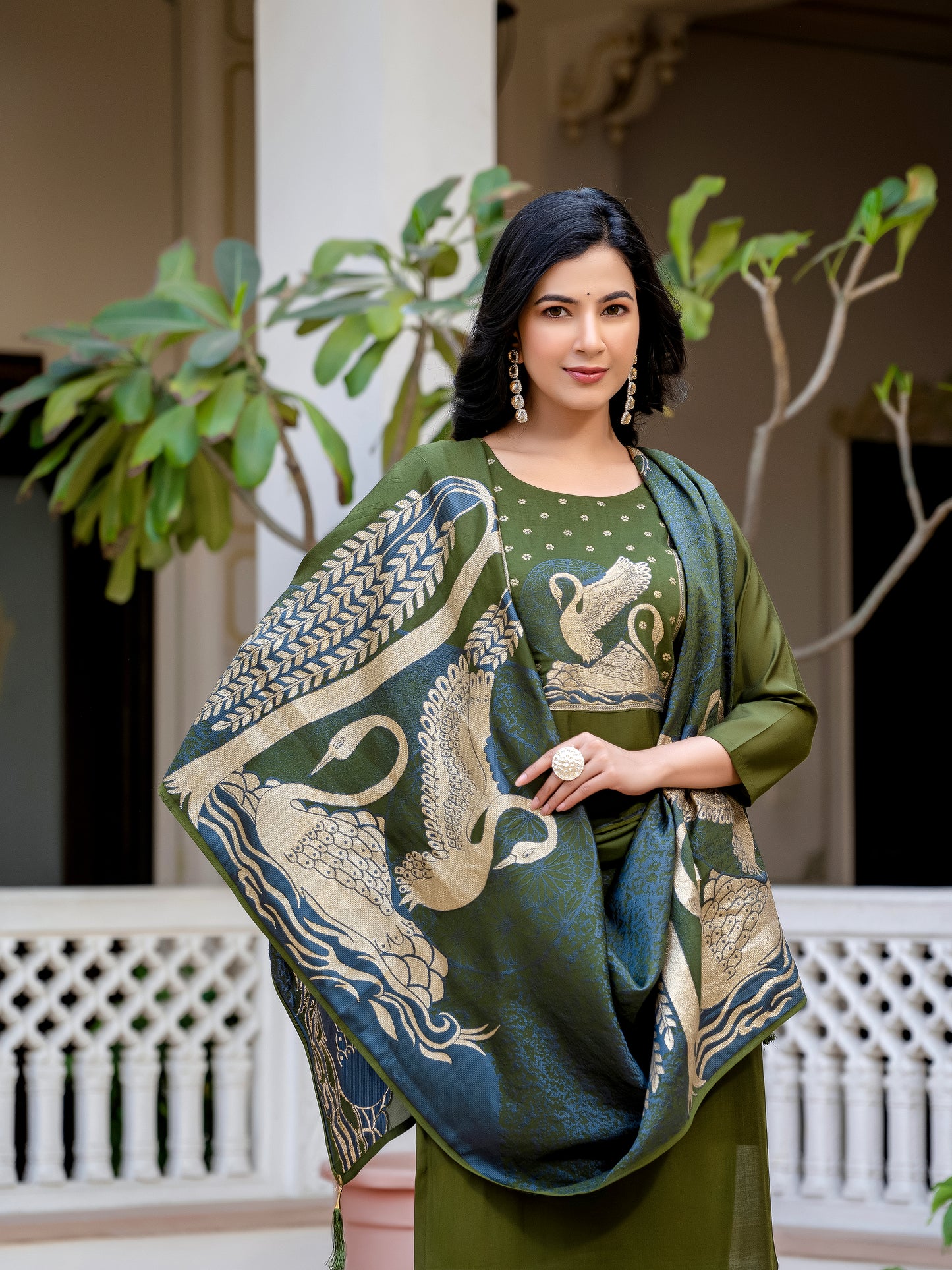 Avira Luxe Embroidered Silk Blend Kurta Set