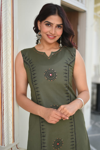 TWILLTOUCH FLORAL EMBROIDERED KURTA SET