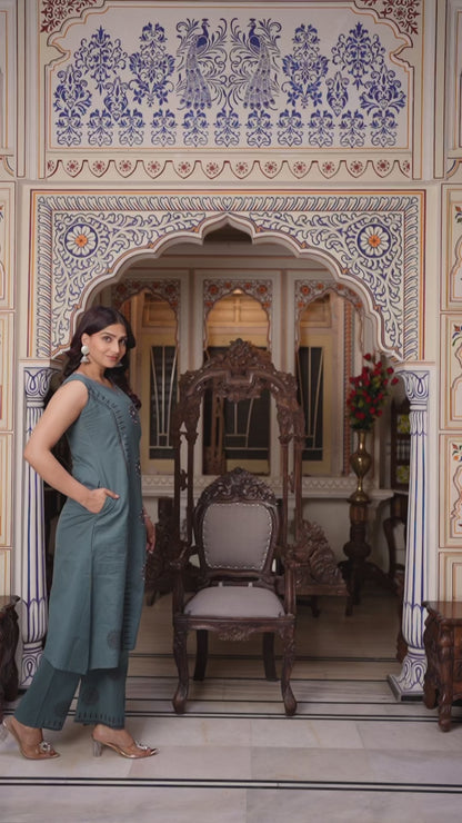 TWILLTOUCH FLORAL EMBROIDERED KURTA SET