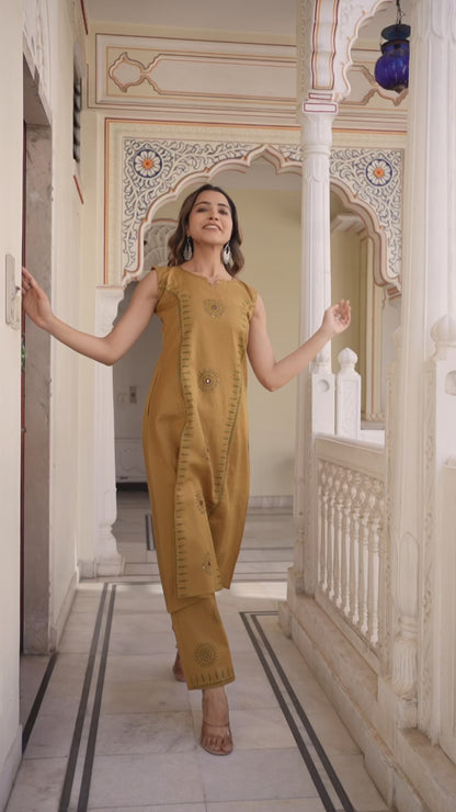 TWILLTOUCH FLORAL EMBROIDERED KURTA SET