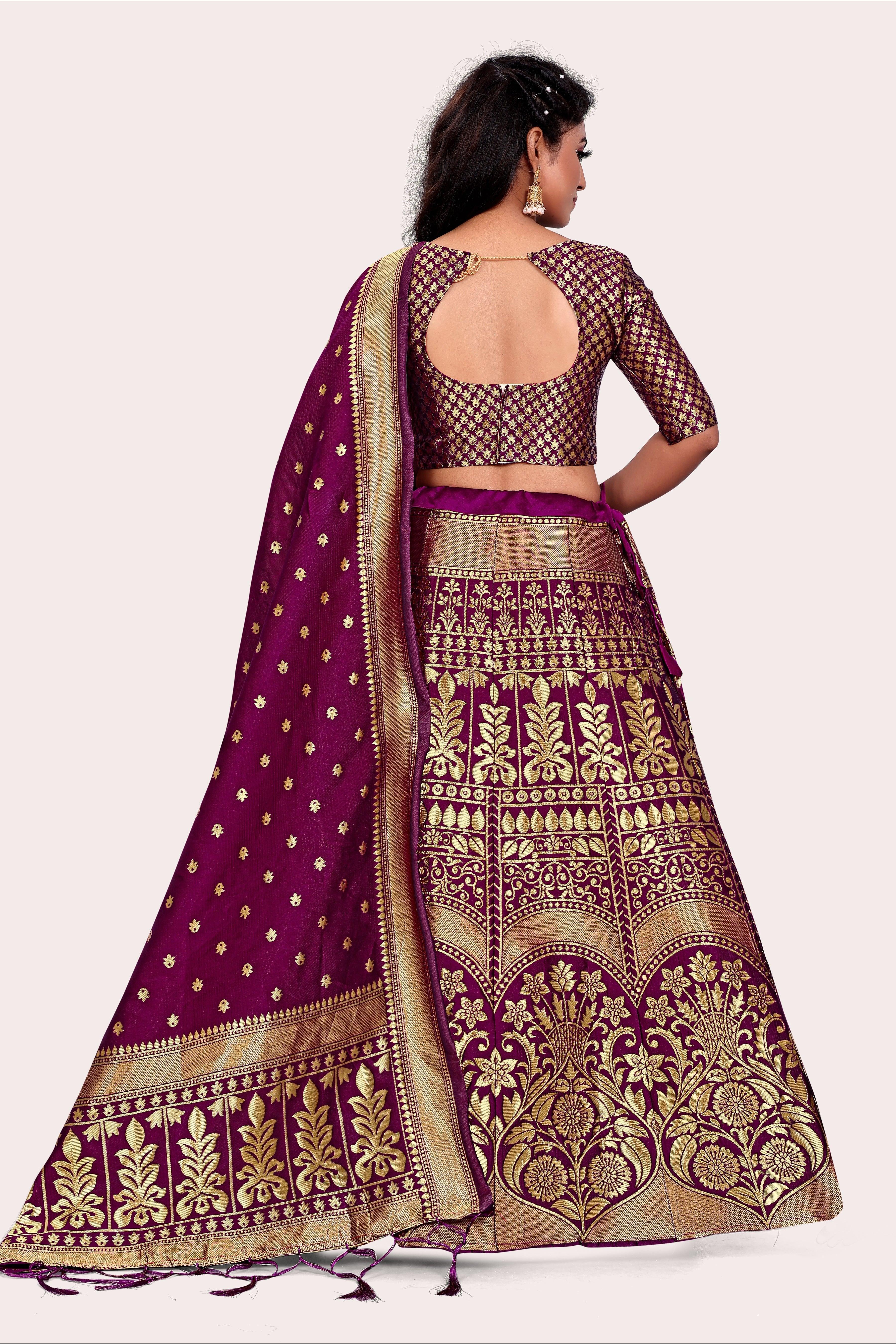 Enchanting Ensemble: Banarasi Lehenga Choli and Dupatta Pairing - Decize Clothing